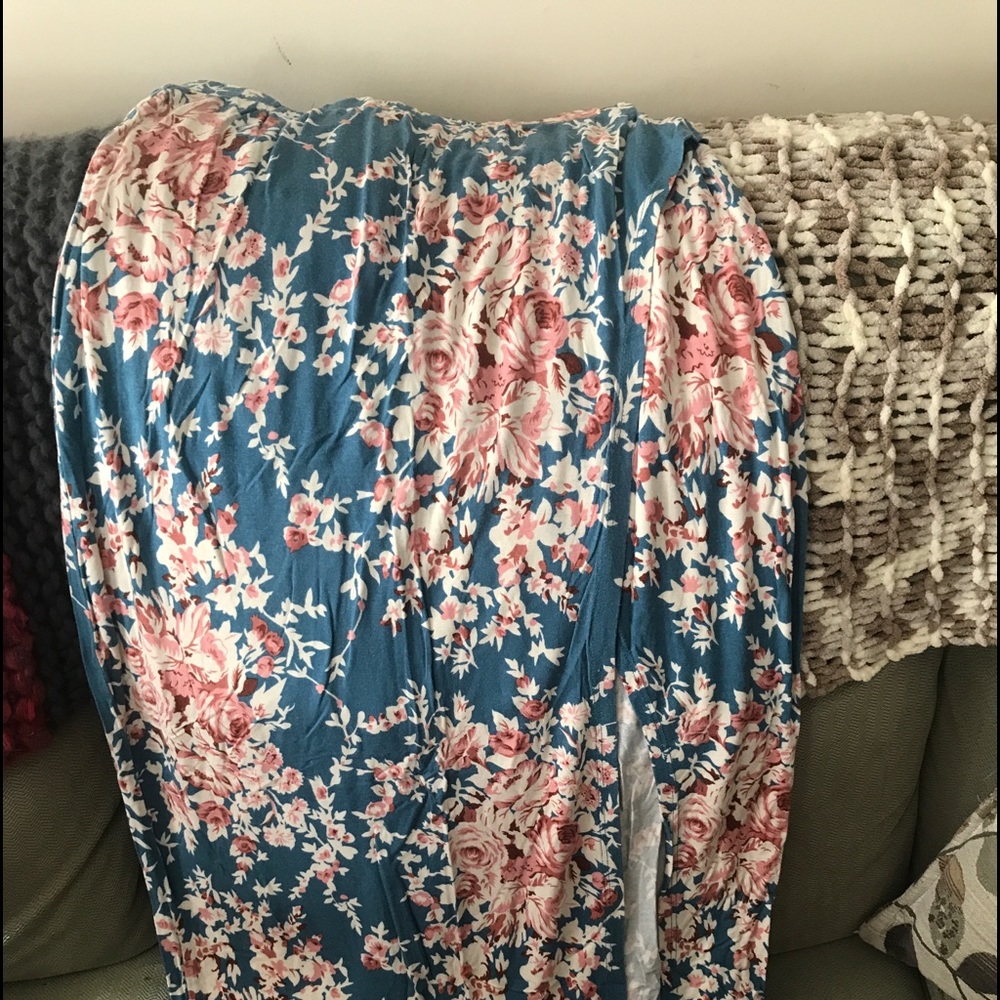Maxi skirt with slit. This is a correction !